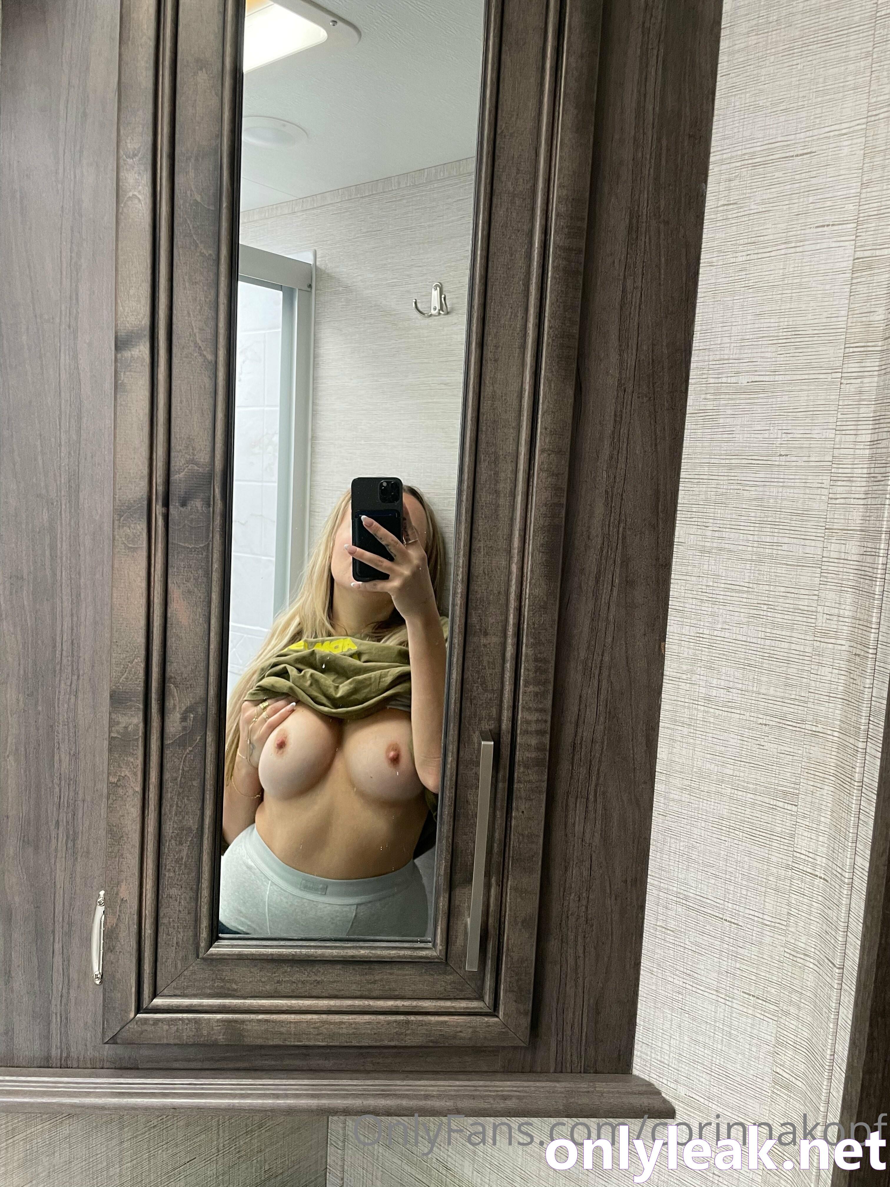 Corinnakopf слив OnlyFans